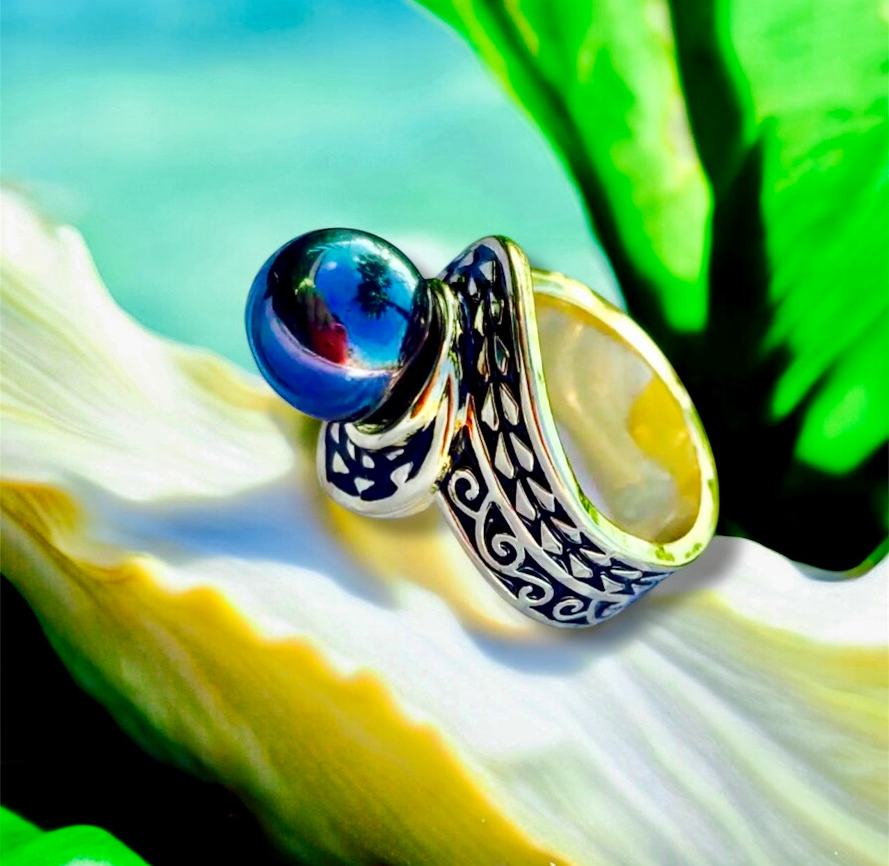 Lika-Pre-Order-Polynesian Tribal Swirling Hamilton Gold Ring with Peacock Shell Pearl