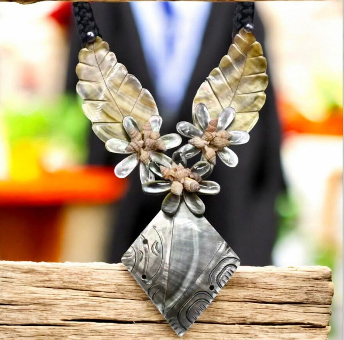 Ilini - Pre-Order Destiny Leaf And Tiare Flower Hand Carved Shell Necklace