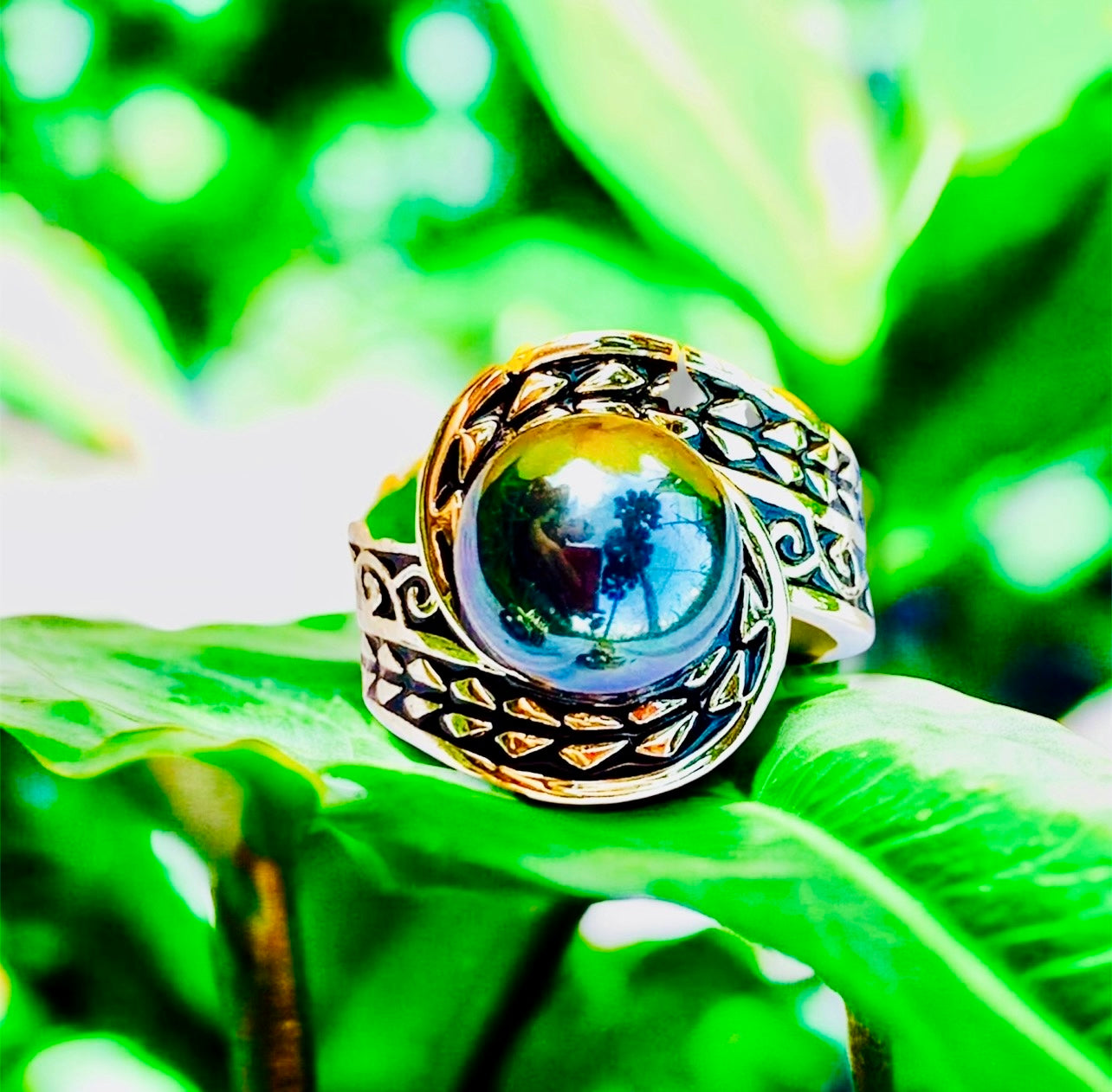 Lika-Pre-Order-Polynesian Tribal Swirling Hamilton Gold Ring with Peacock Shell Pearl